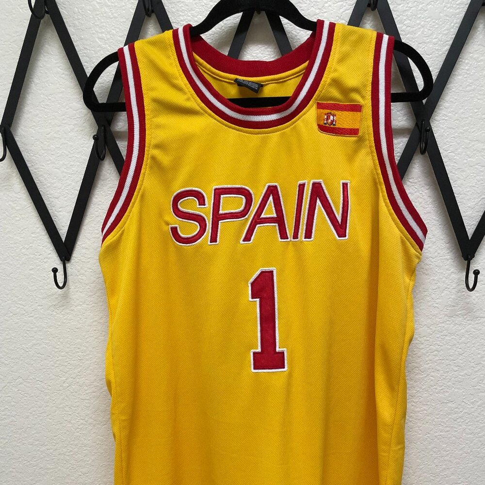 Men's Spain Basketball Jersey Size Medium
